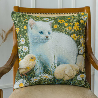 Гобеленовый чехол на декоративную подушку "Котенок с цыплятами" 50*50  