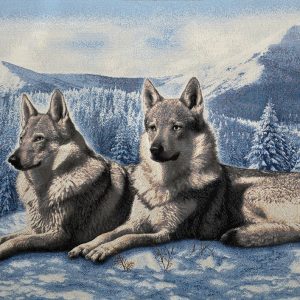 Гобеленовое панно "Волки на снегу"